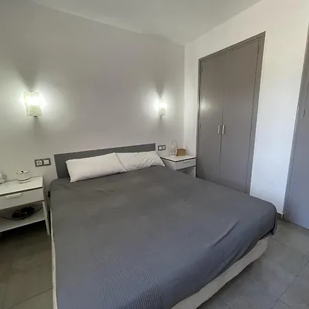Acogedor Con Piscina Comunitaria, Cerca De La Playa De Sa Tuna - Es-226-26 Apartment