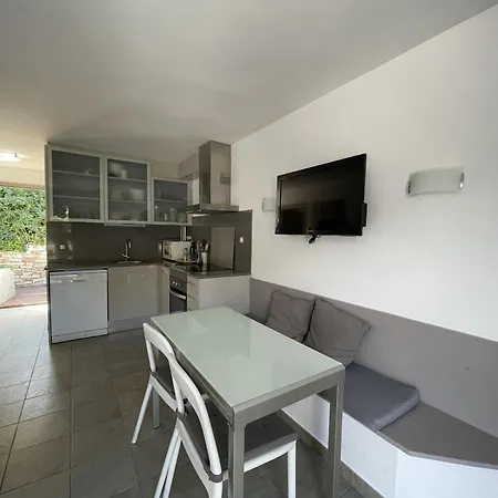 Acogedor Con Piscina Comunitaria, Cerca De La Playa De Sa Tuna - Es-226-26 * Begur