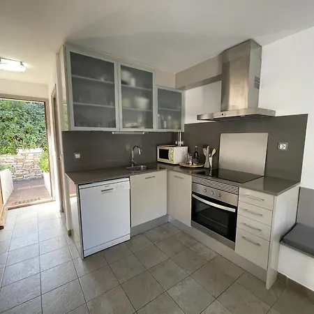 Acogedor Con Piscina Comunitaria, Cerca De La Playa De Sa Tuna - Es-226-26