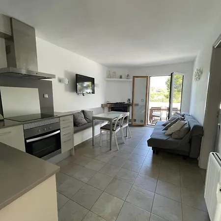 Acogedor Con Piscina Comunitaria, Cerca De La Playa De Sa Tuna - Es-226-26